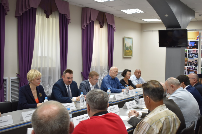 Представители национально-культурных объединений региона награждены за оказание гуманитарной помощи ДНР И ЛНР