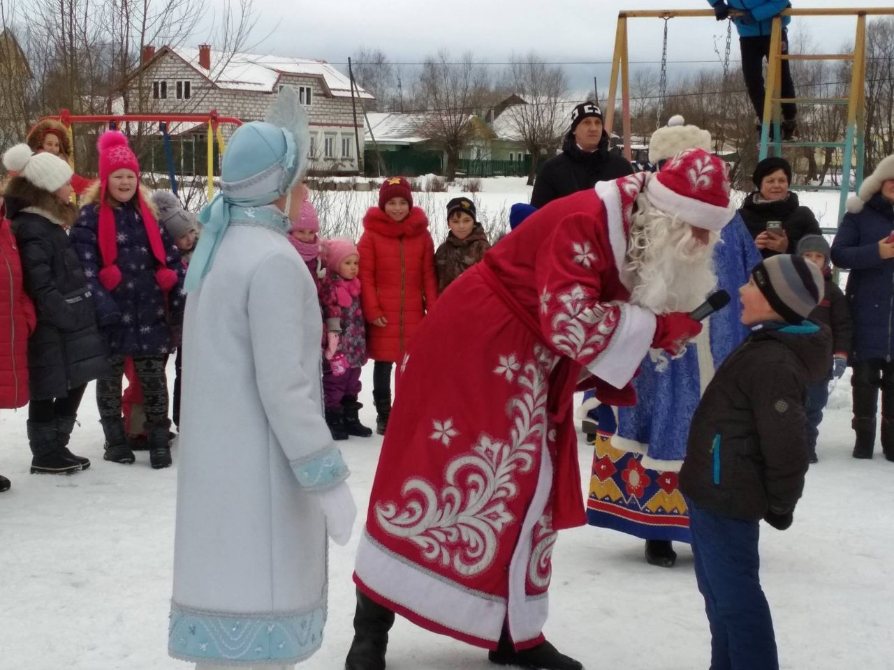 Праздничное мероприятие «Новогодние забавы»