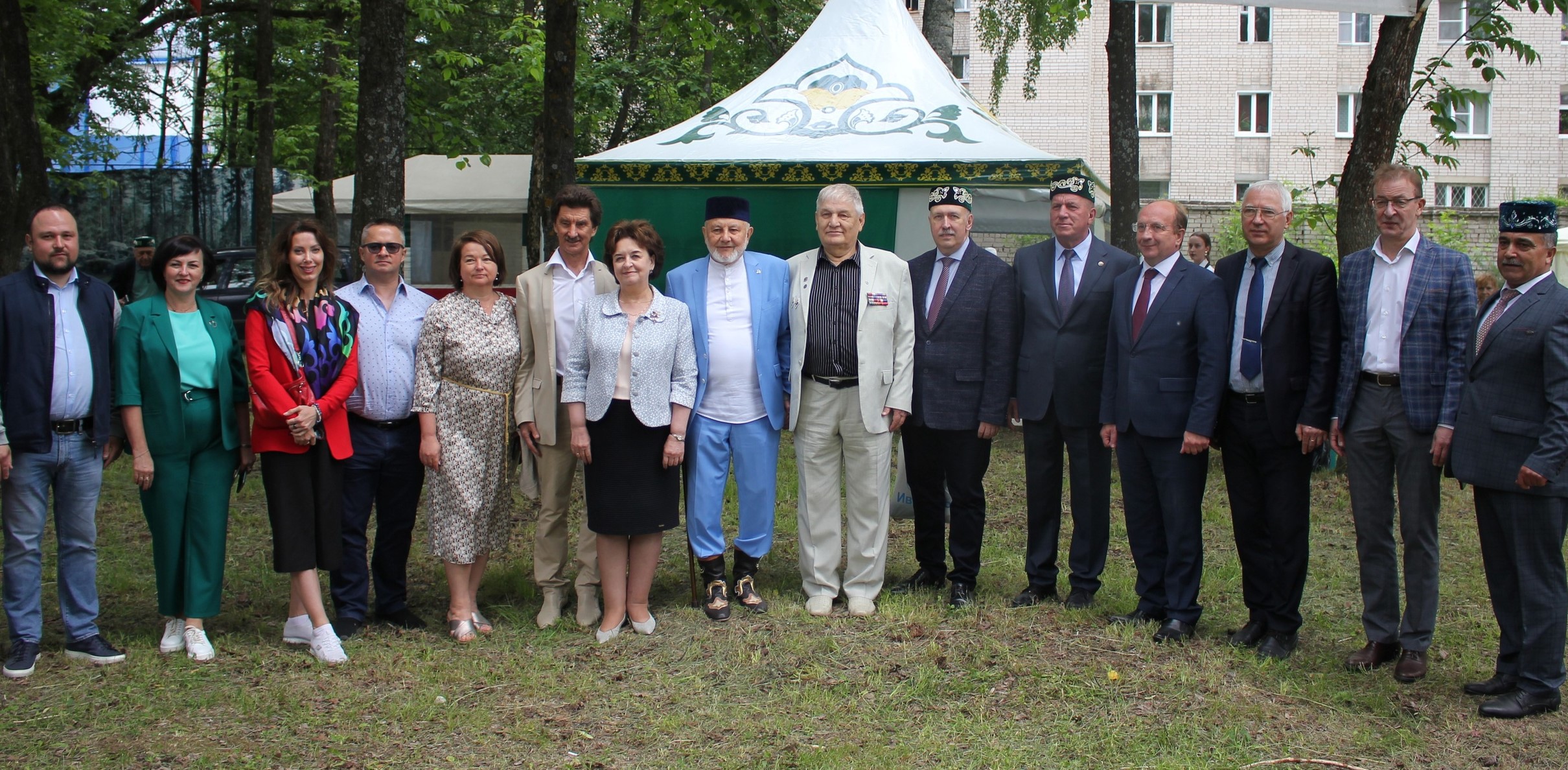 Хлебосольный и радостный праздник Сабантуй прошел в парке культуры и отдыха имени В.Я. Степанова 18 июня, в субботу