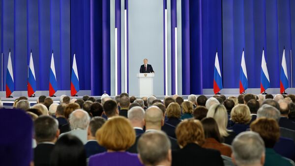 Президент России Владимир Путин выступил с ежегодным посланием перед Федеральным собранием