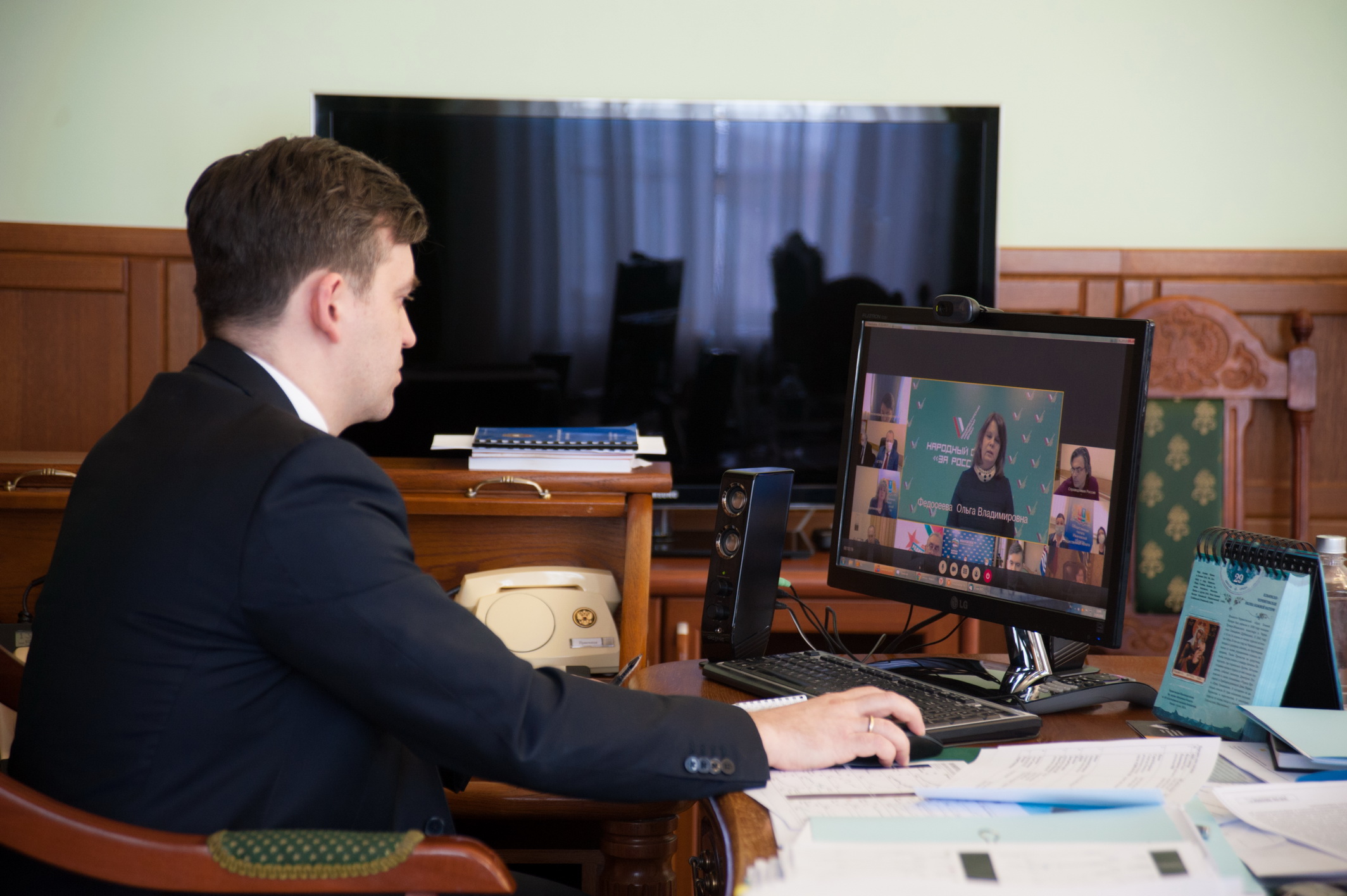 Состоялась встреча Губернатора Ивановской области с представителями региональной Общественной палаты и партий по вопросам оказания помощи жителям области