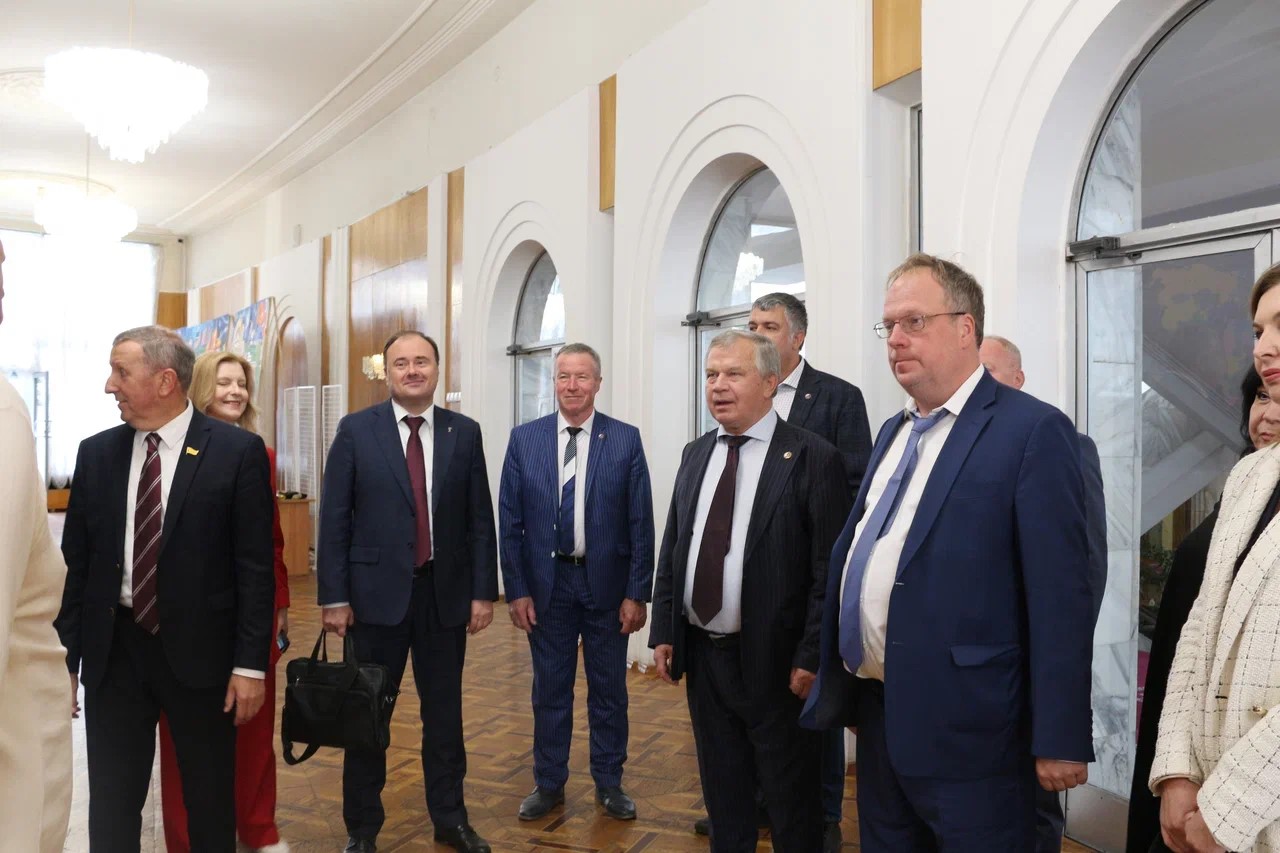 Общественники обсудили вопросы формирования традиционных российских духовно-нравственных ценностей