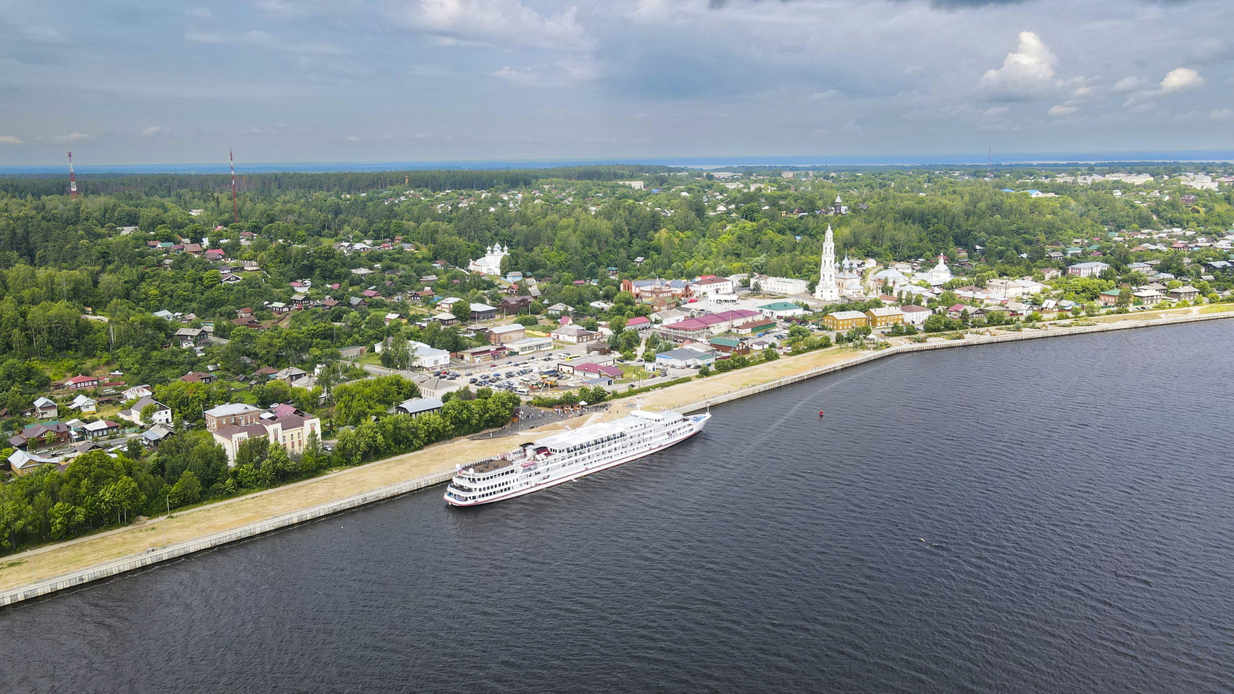 Панельная дискуссия «Преображение малых городов» состоялась в рамках форума «Малые города: новые территории креативных индустрий» 