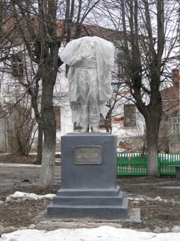Памятнику Пушкину вернут голову