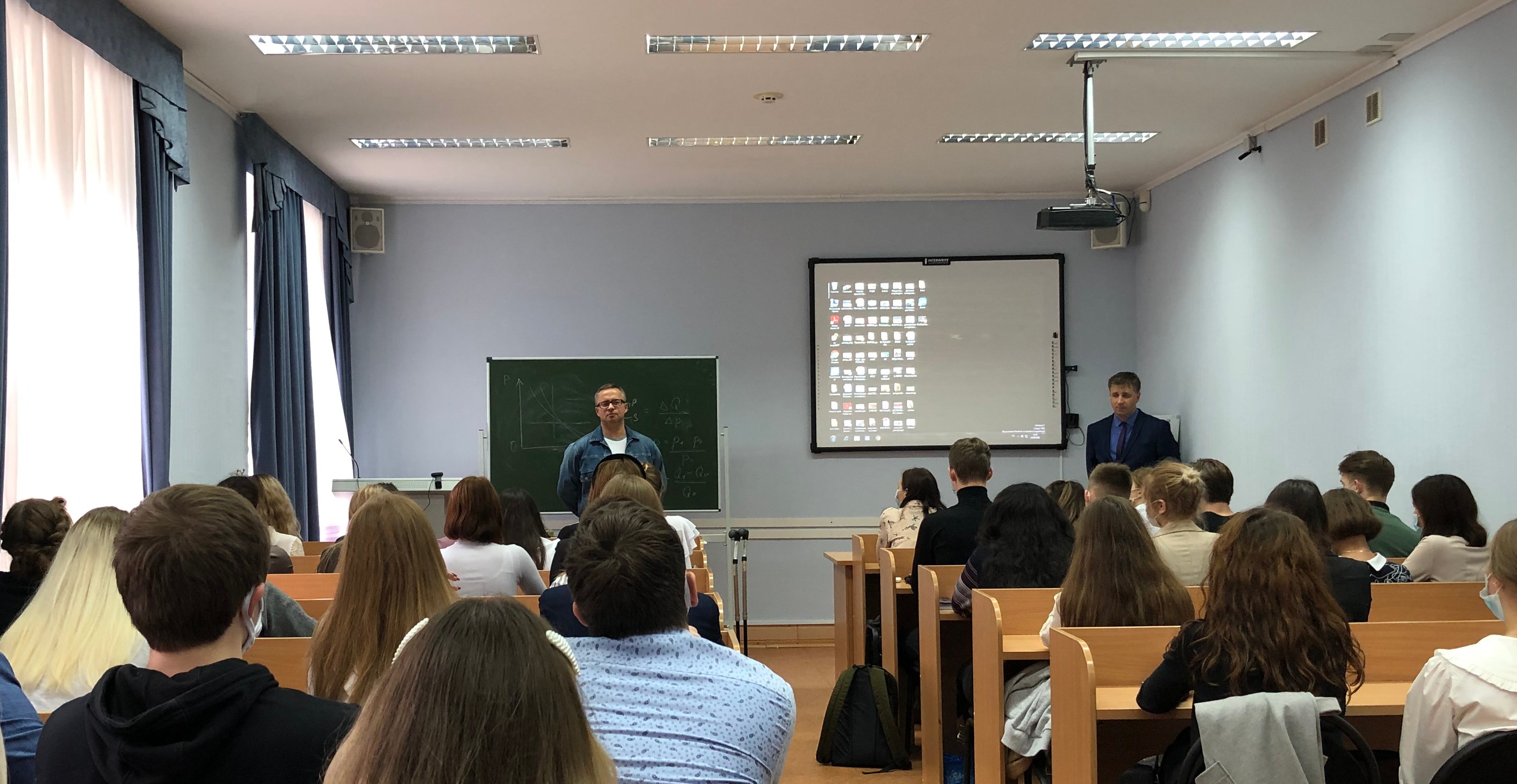 Руководитель регионального общественного штаба по наблюдению за выборами провел встречу со студентами
