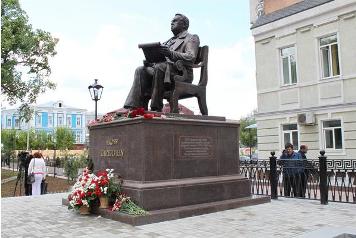 Памятник как благодарность