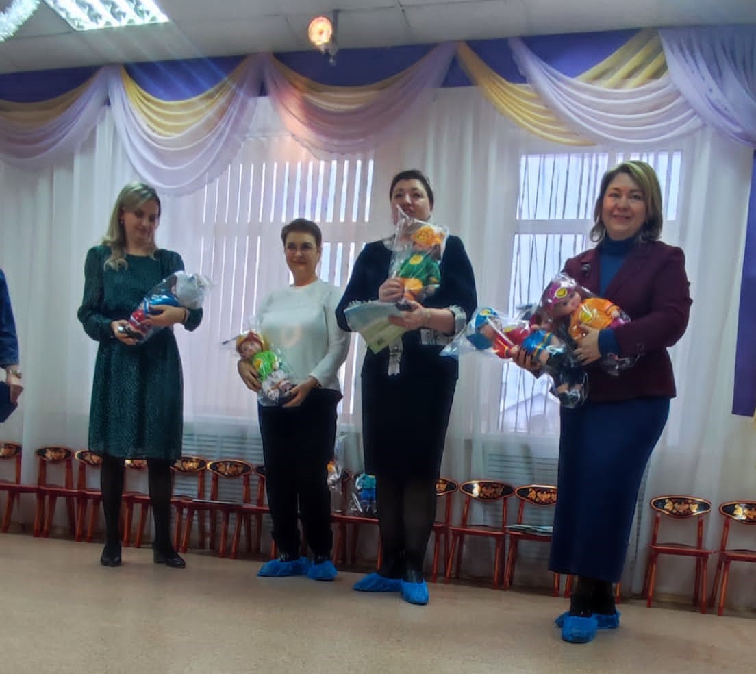 В преддверии праздника воспитанники детского сада получили подарки