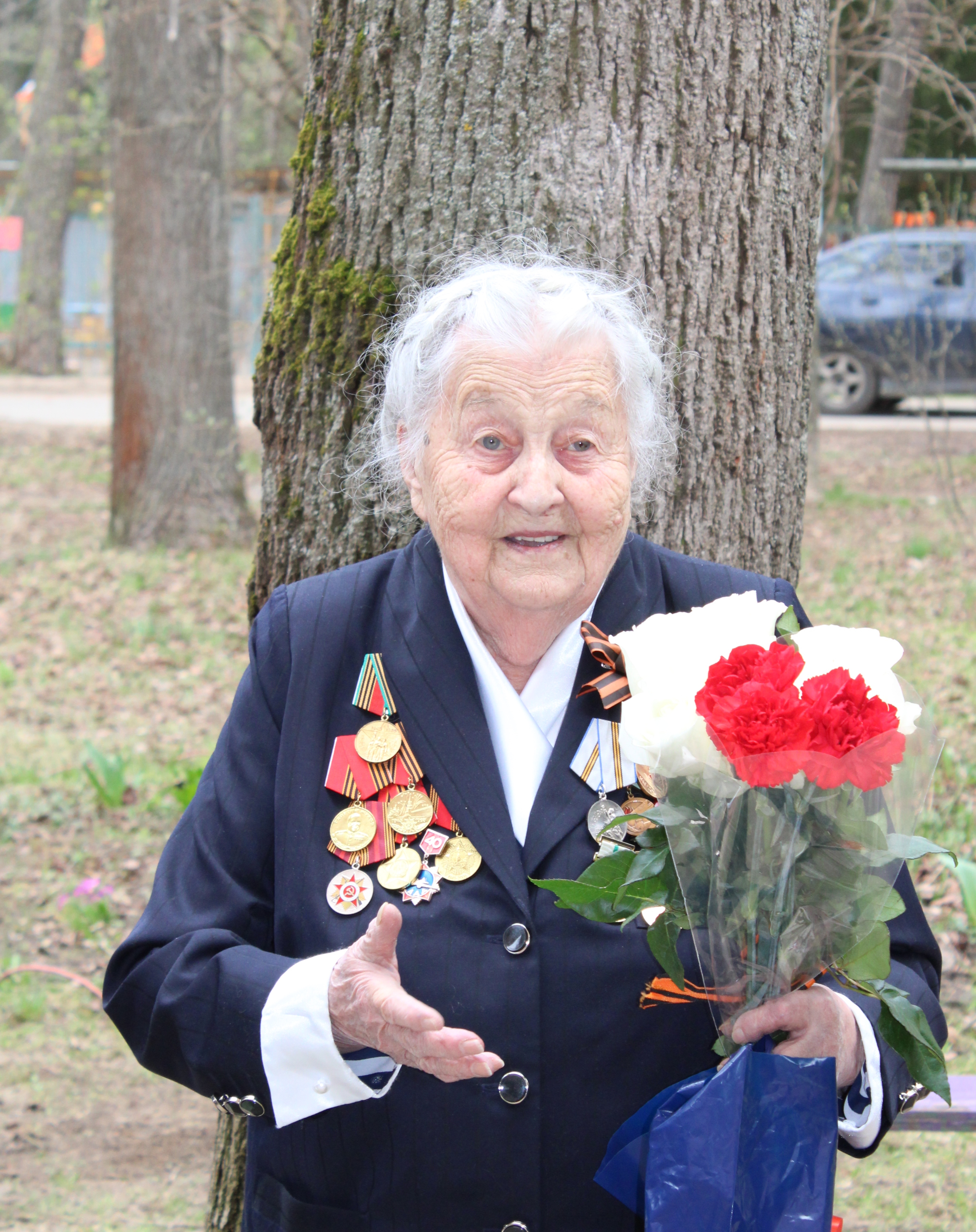 Общественники поздравляют ветеранов Великой Отечественной войны