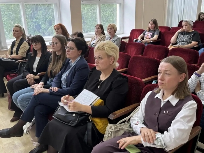 Поддержка семей, воспитывающих детей с нарушением слуха. 
