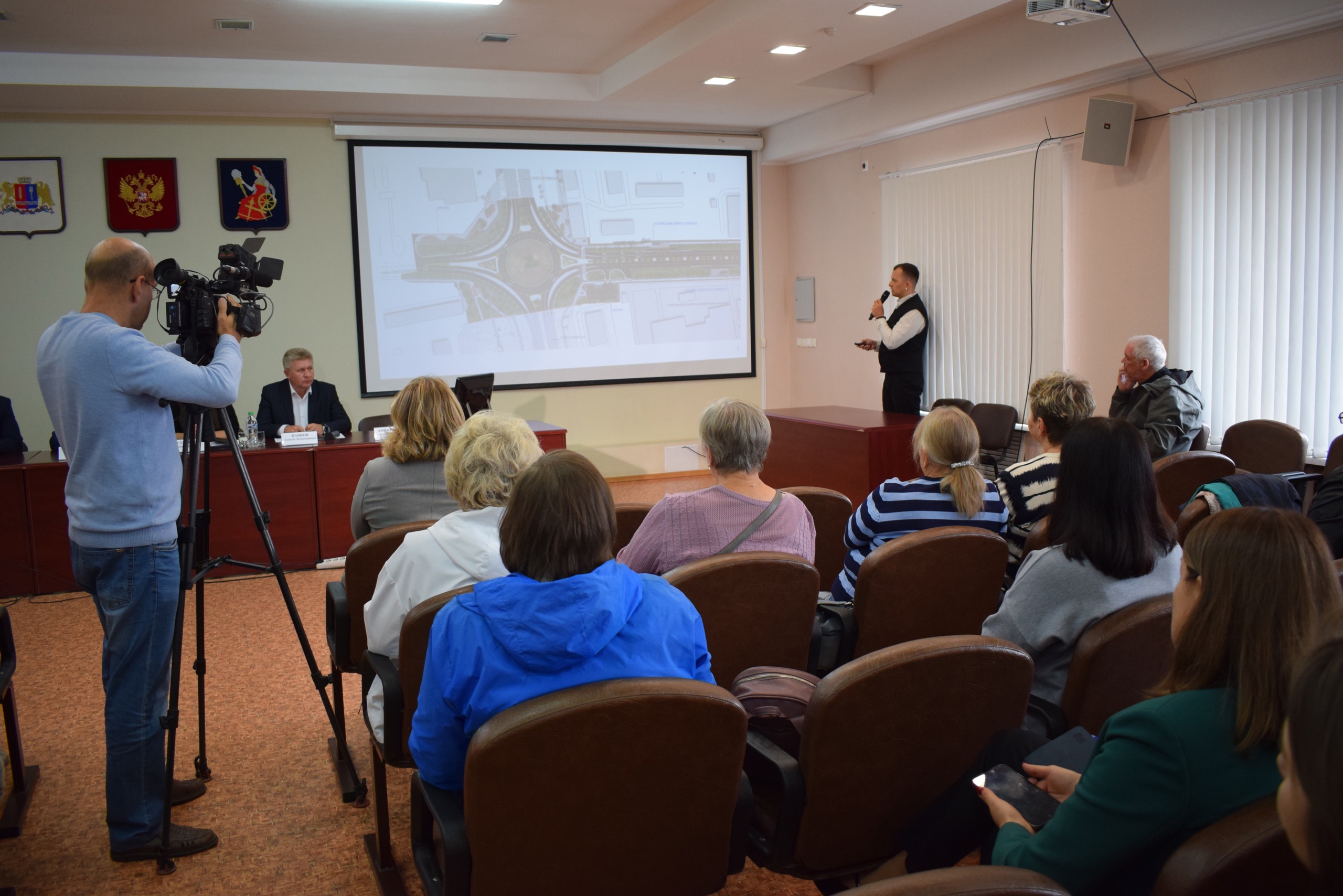 Общественники приняли участие в обсуждении проекта реконструкции автотранспортного кольца по улице Лежневской