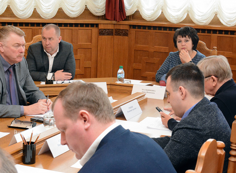 Состоялись заседания комитетов регионального парламента