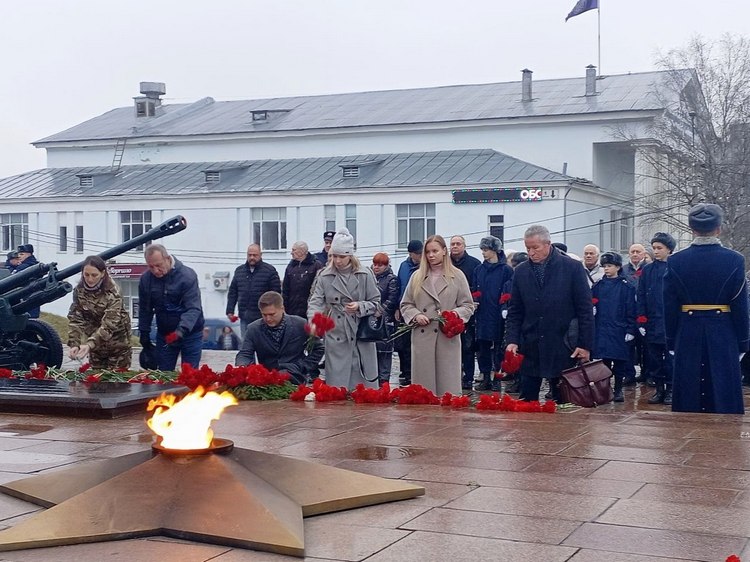 Сегодня памятная дета - День Неизвестного Солдата