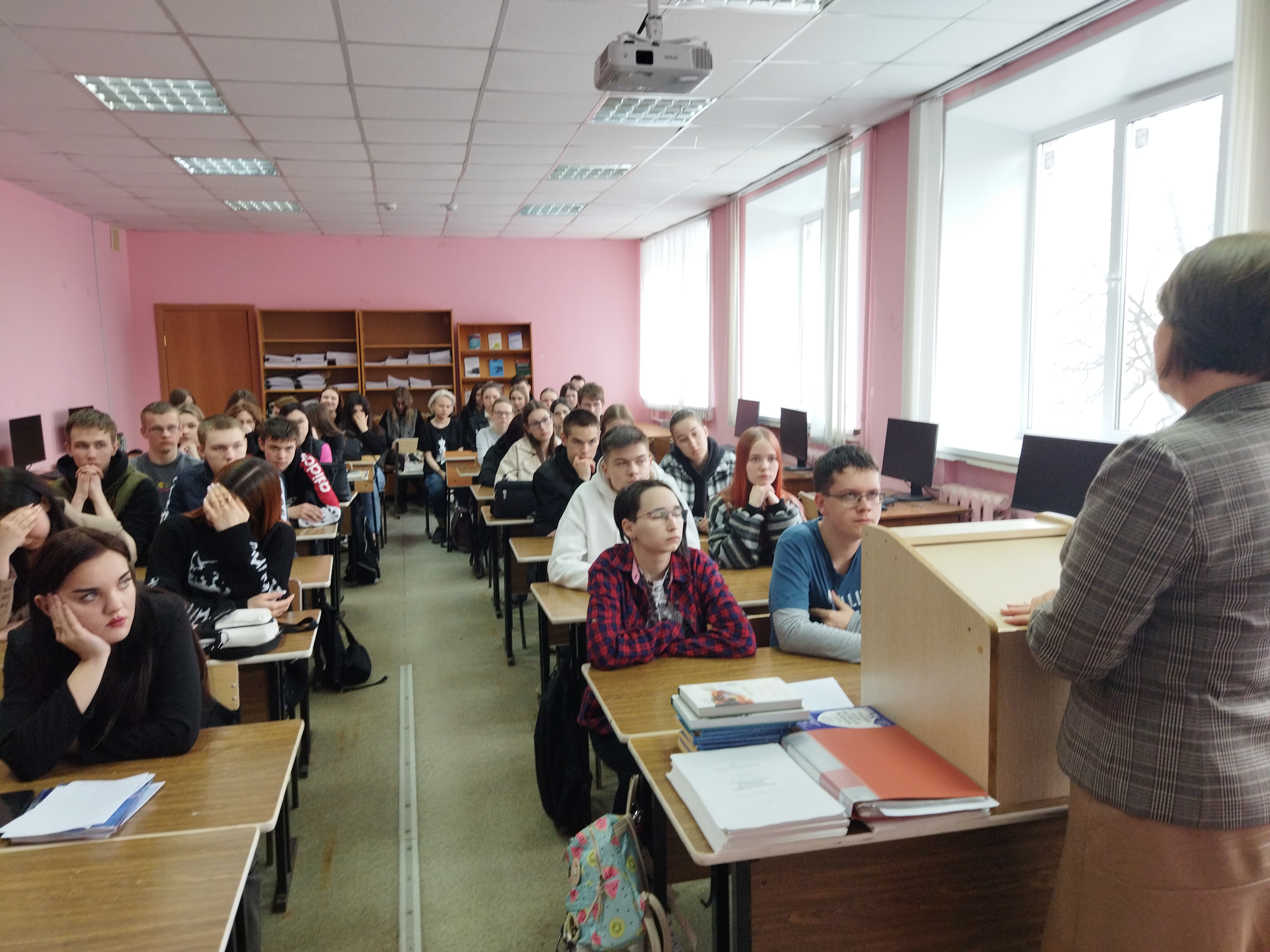Елена Леванюк провела встречу со студентами Ивановского кооперативного техникума
