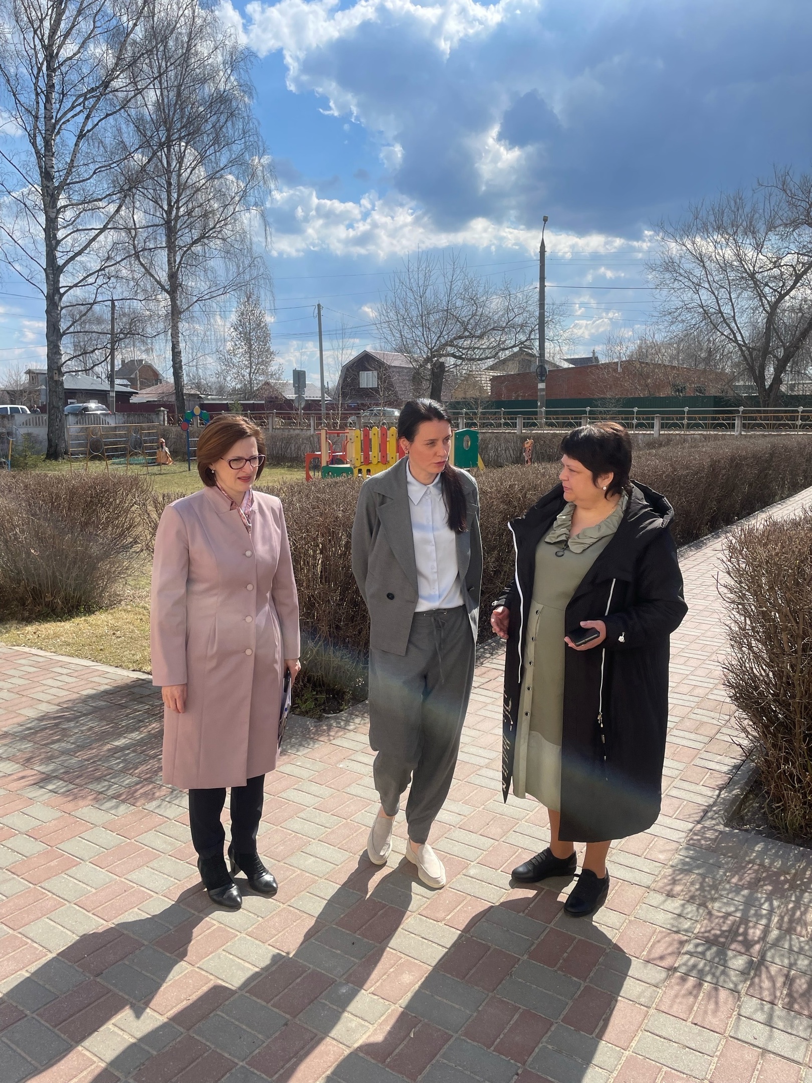 Встречи с общественностью по вопросам социальной направленности