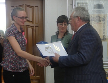 Общественники поздравили лучших педагогов года