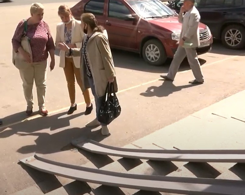 Общественники проверили, насколько удобно людям с ограниченными возможностями передвигаться по городу